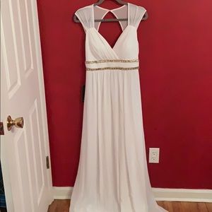 NWT Everpretty gown